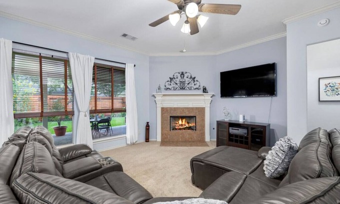 Houston Apartment | 8338 Whisper Point Drive