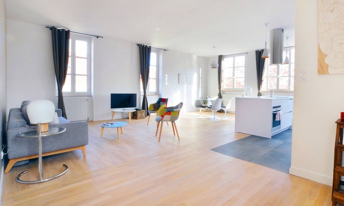 Old Lyon Apartment | 88 sq.m loft with beautiful view over the city