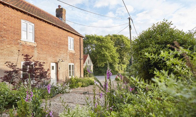 Hindringham House | 89nextdoor - Three Bedroom House, Sleeps 6