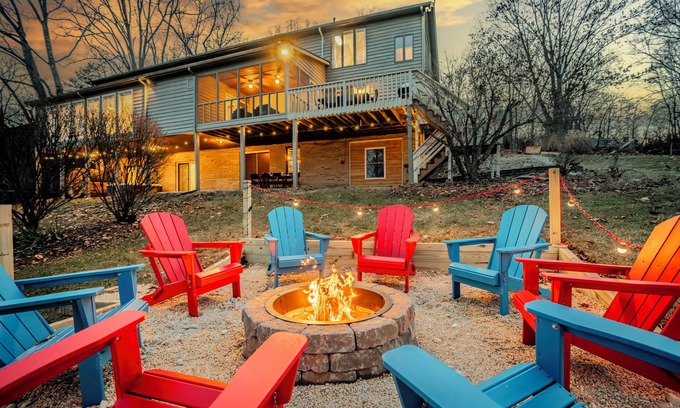 McGaheysville House | 8BR in Massanutten w/Hot tub, Sauna, Theater