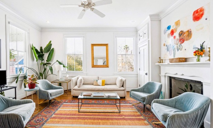 Cannonborough Elliotborough House | 8C at Saint Philip Square, One Block to King, Bright Enchanting Top Floor Apt
