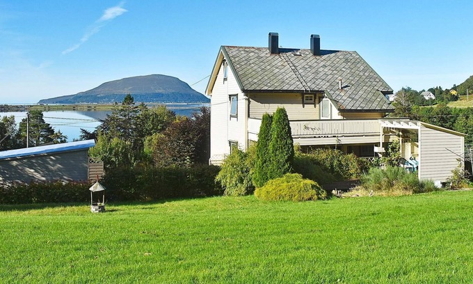 Haram House | 9 person holiday home in Søvik