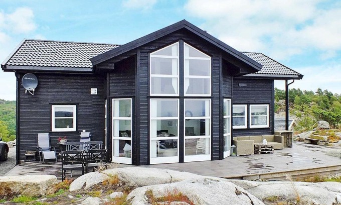 Lyngdal House | 9 person holiday home in lyngdal
