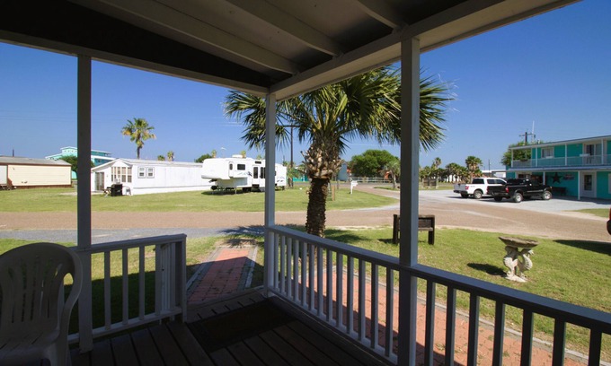 Port Mansfield Cabin | 901 Mansfield - Cute 2 Bedroom/1.5 Bath inside R&R RV Park