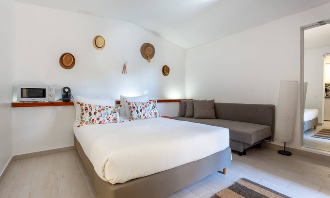 Aldeia das Acoteias Apartment | Açoteias Studio w/Pool by LovelyStay