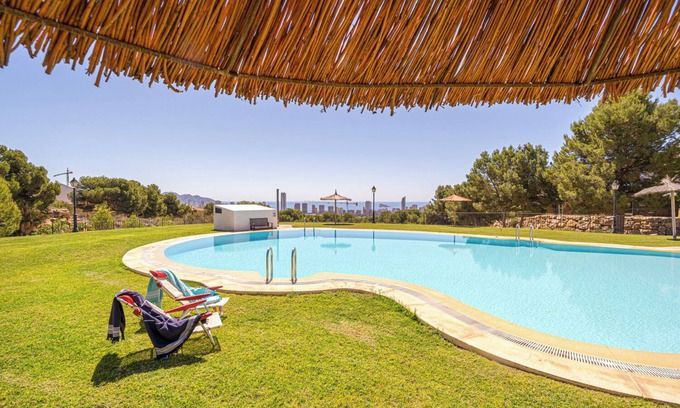 Finestrat Ski Chalet | A 5 min.da Benidorm Chalet con piscina,campo da tennis ideale per rilassarsi