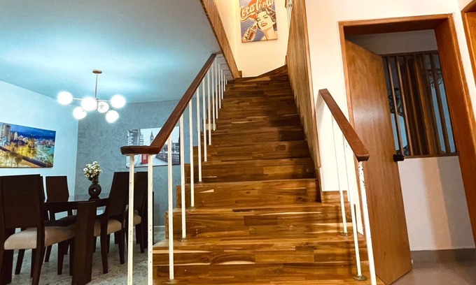 Las Lomas I House | A 5 Minutos del Parque Lleras y Provenza! Ideal Para Grupo de Amigos