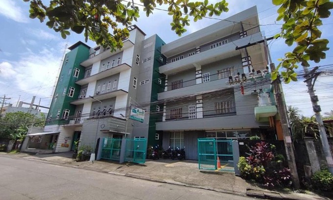 Legazpi Hotel | A and A Bed and Breakfast Inn powered by Cocotel