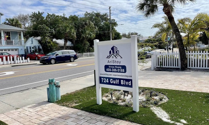 Clearwater House | A Beautiful Oceanfront View home in Clearwater Beach - Pool Heating Avail