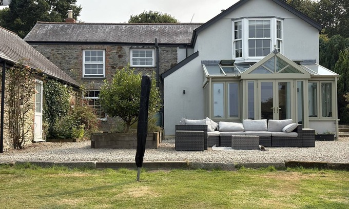 Newquay Cottage | A beautiful spacious property that sleeps 8 and welcomes dogs