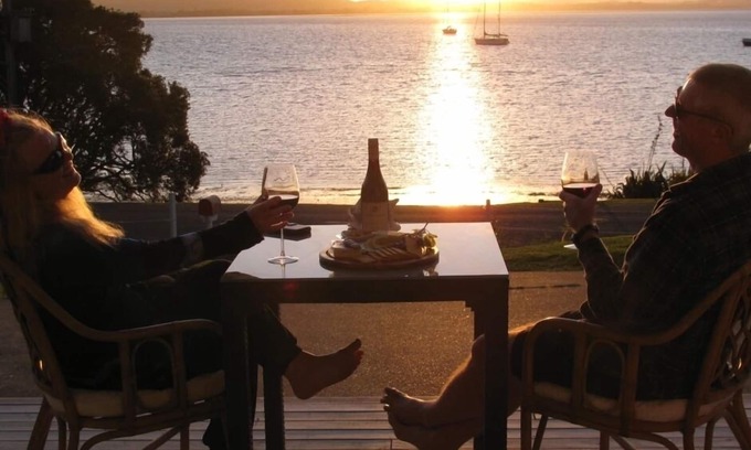 Whangarei Heads Apartment | A beautiful waterfront, self-contained, one bedroom apartment