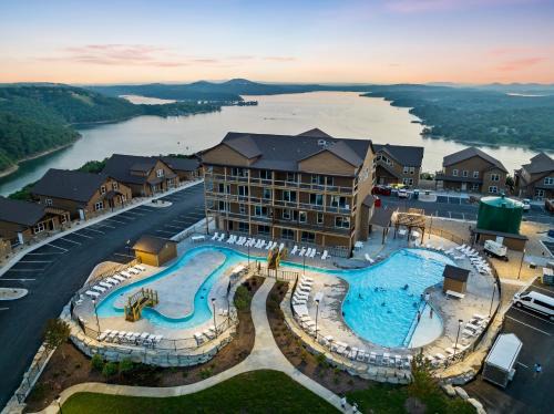Kimberling City House | A Birds Eye Bridge View - 5 BDR with Private Hot Tub