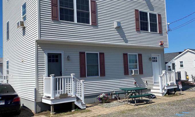 Hampton House | A Block from the BEACH!