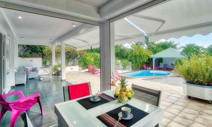 Sainte-Anne Apartment | A bright and spacious flat, balneo-swimming pool, between sea and countryside