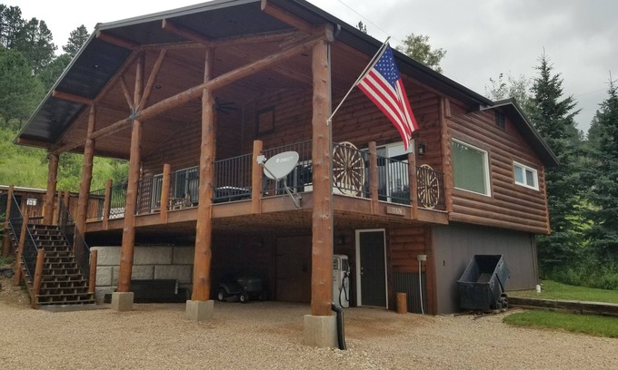 Hill City Cabin | A Cabin in Rochford