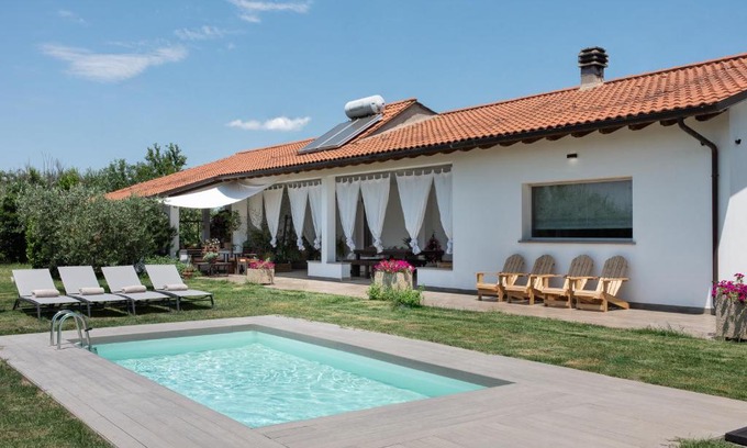 Puliciano House | A Casa di Elena.