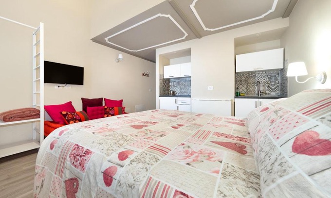 San Donato-San Vitale House | A Casa Di Luna