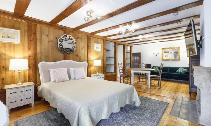 Montreux Apartment | A castle spirit apartment in Château du Châtelard