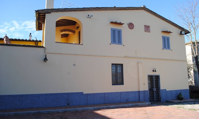 Oltrarno Other | A comfortable apartment in the Tuscan countryside next to the city center.