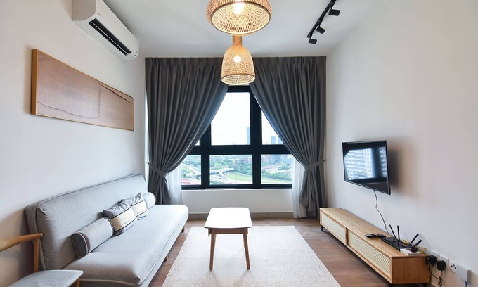 Taman Pertama Apartment | A Comfy 3BR Apt Near Sunway Velocity, FREE Parking