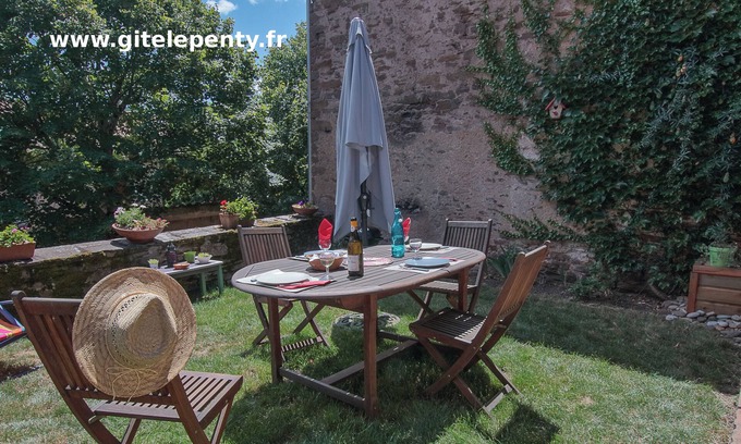 Calmels-et-le-Viala Cottage | A cosy setting in the heart of the Grands Causses: Le Gîte Idyllique pour Deux