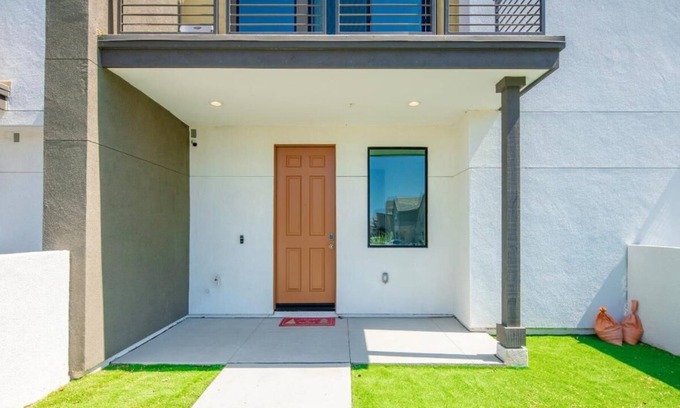 Irvine Condo | A cozy, family-sized condo in a quiet neighborhood & near hospitals and shopping
