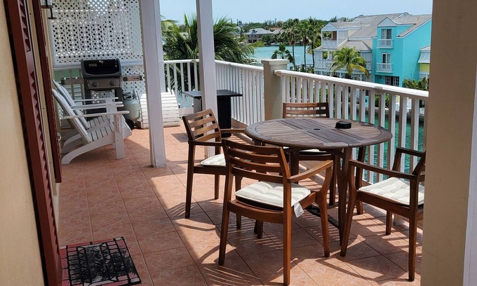 Nassau Condo | A Dream Come True! Ocean view, Beach access, Beautiful Sunsets!