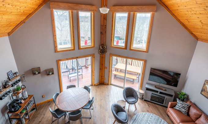 Ozark House | A-Frame at the Finley River with Bin-zebo and Firepit!