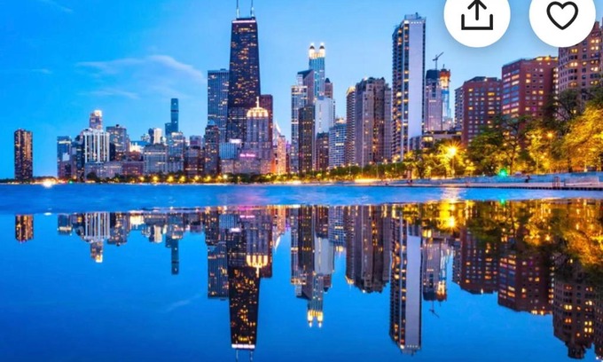 Austin House | A Hidden Gem, approx 15 mins to downtown Chicago!