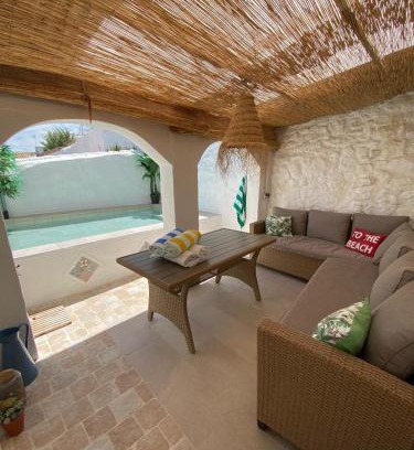 Estepa House | A hidden gem in Estepa. With Dip pool, WiFi, BBQ!