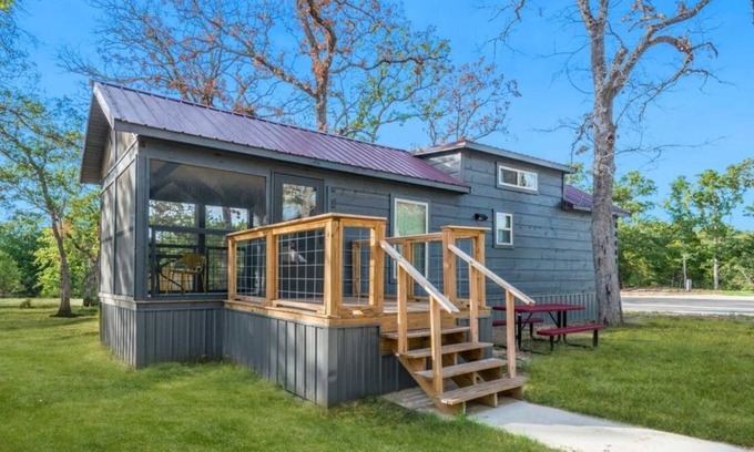 Bryan Cabin | A Journey to Remember at Bryan College Station! Full Kitchen, Pool, Pets Allowed