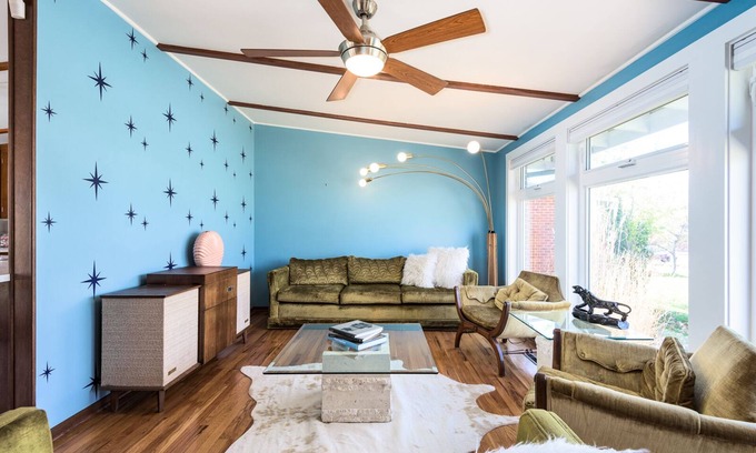 South Westminster House | Á La Mod | Single Family House Close to Denver & Boulder | Hot Tub | Sleeps 8