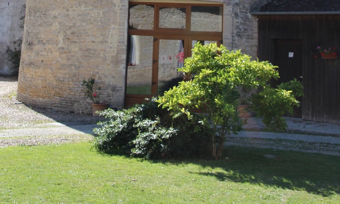 Bernieres-sur-Mer House | A large 17th century dwelling house 300 meters from the beach.
