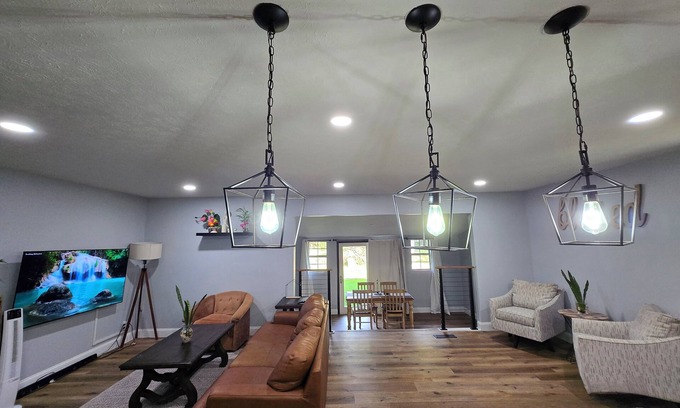 Oak Ridge House | A+ location: UT, Melton Hill Parks, ORNL, shops