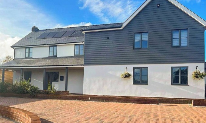 Guilsfield Cottage | A lovely modern annexe nestled in the village of Guilsfield.