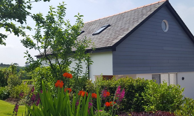 Poughill House | A luxurious, bright spacious home in a village location, 5 mins to the beach.