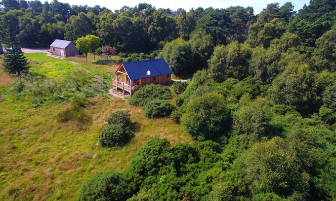 Golspie Cabin | A luxurious unique and cosy off grid beach line fully kitted cabin