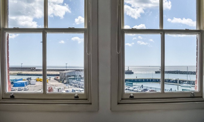 Lowestoft Cottage | A modern apartment with incredible views of Lowestoft’s harbour and beach.