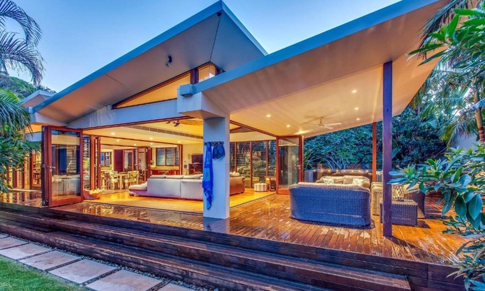 Broken Head House | A PERFECT STAY - Pavilion 2 at Broken Head