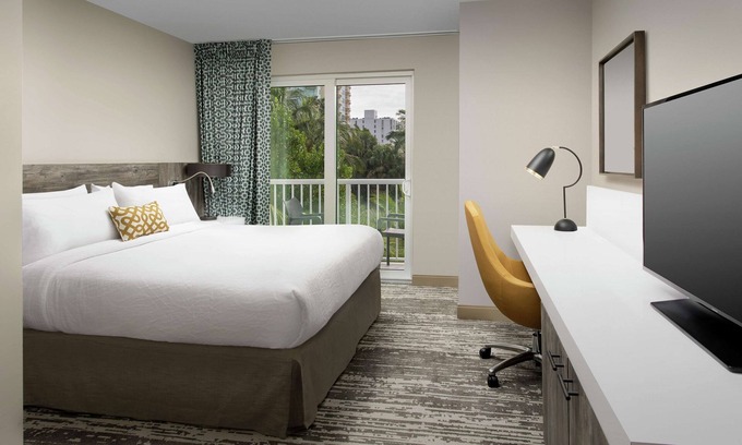 Brickell Hotel | A Place to Unwind, Unplug, and Recharge! Swimming Pool, Pets Allowed!