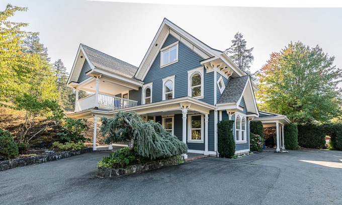Saanich House | A quiet setting away from it all