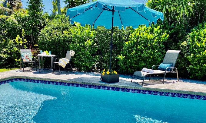Northwood Shores House | A Relaxing Oasis w/private heated salt water pool! Close to the Intracoastal.