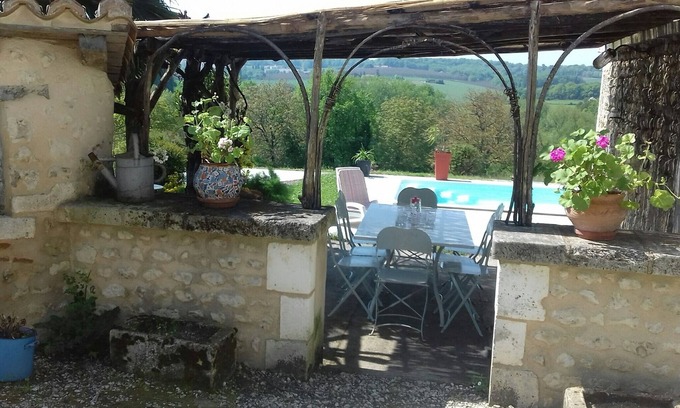 Montmoreau-Saint-Cybard Cottage | a romantic and very peaceful authentic French farm near dordogne