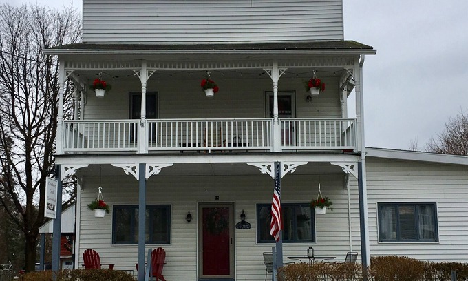 Burdett Apartment | A spacious, airy & comfortable two bedroom getaway rental located in the FLX