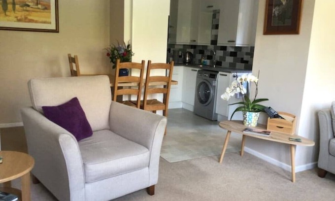 Shaftesbury House | A spacious, well equipped private annexe with garden and parking in Shaftesbury.