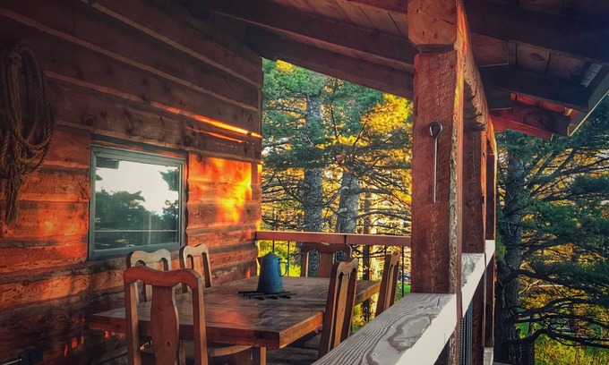 Livingston Cabin | A totally authentic Montana sweet retreat in a convenient location