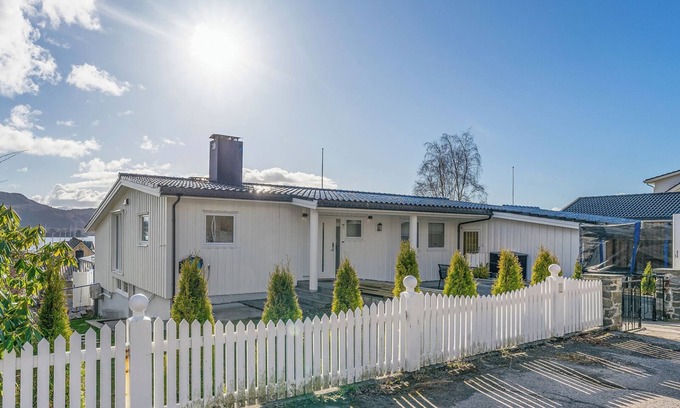 Ulstein Municipality House | A unique home