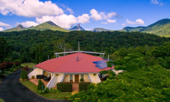 Dum Dum Bed & Breakfast | A view of Mount Warning