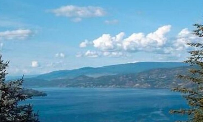 West Kelowna Estates Bed & Breakfast | A View of the Lake Bed & Breakfast