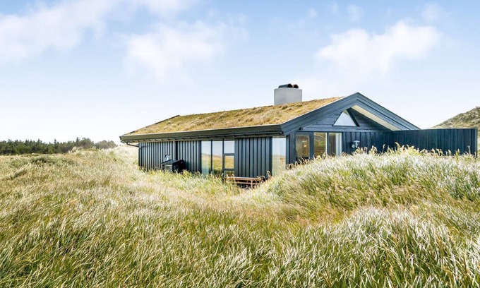Rødhus House | "Aatu" - 360m from the sea by Interhome